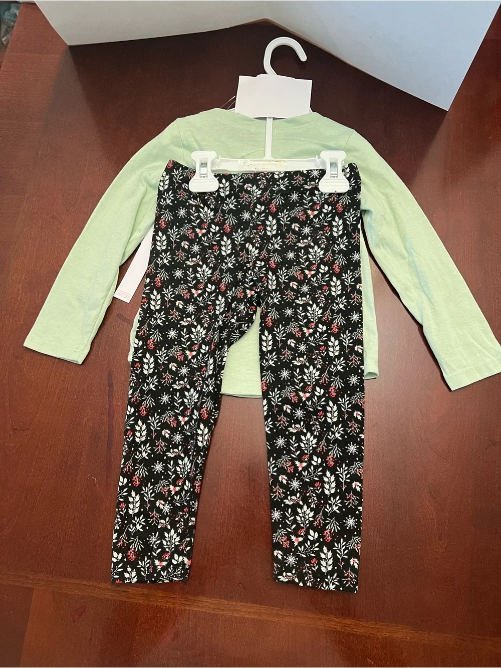 Tahari Girls Sage Green Long-Sleeve Holiday Pajama Set with Black Floral Pants